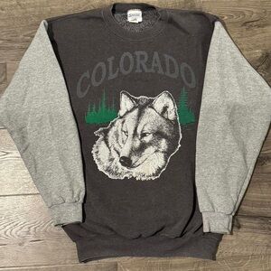 Vintage Colorado Wolf Sweatshirt